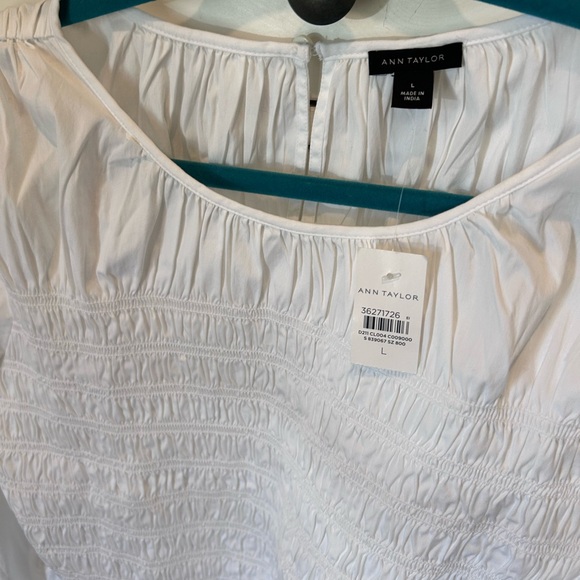 Ann Taylor women’s NWT large white smocked long sleeve blouse - Picture 2 of 9